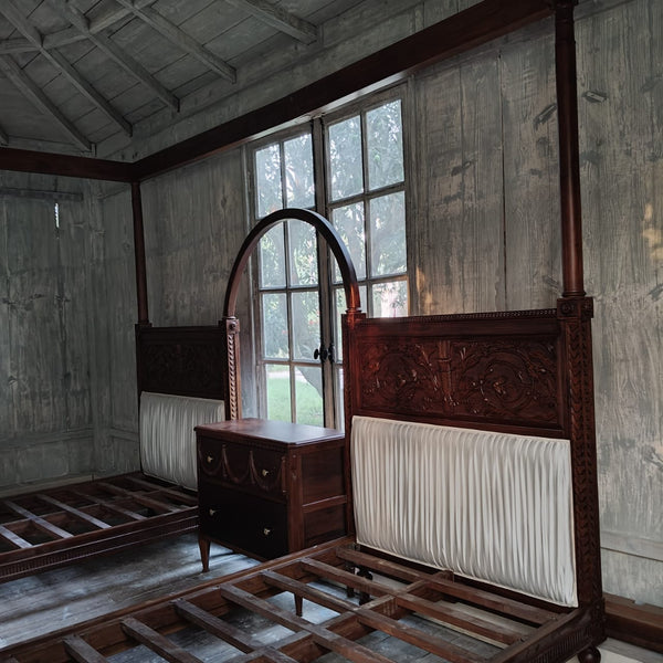 Louis XVI Canopy bed with silk panels~