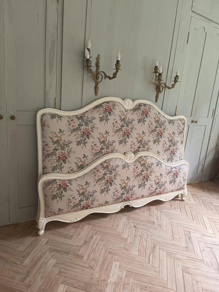 The classic Louis XV bed~