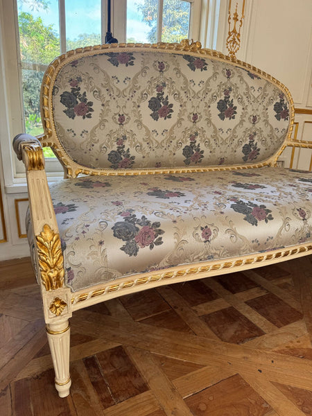 Sleek & Dainty  Louis XVI settee~