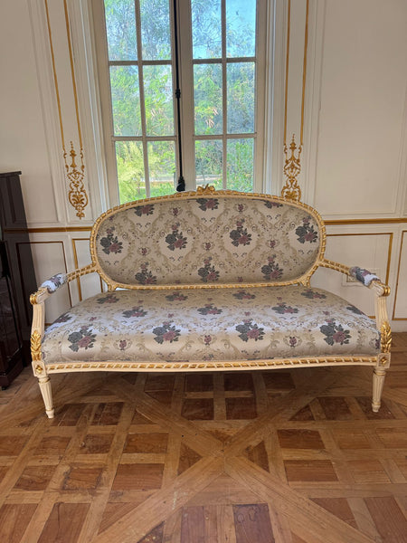 Sleek & Dainty  Louis XVI settee~