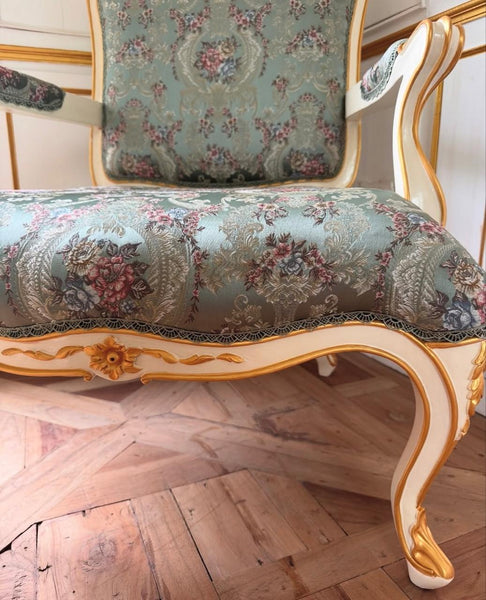 Classic Louis XV fauteuil and ottoman set~