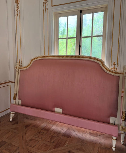 Delicate Louis XVI bed~