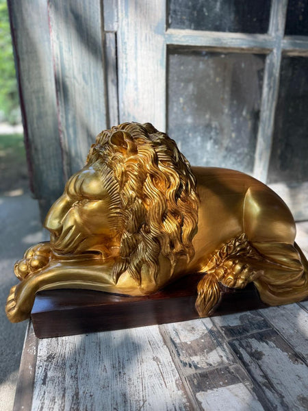 Reclining Lion~