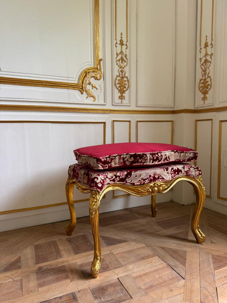 Louis XV dramatic tabouret~