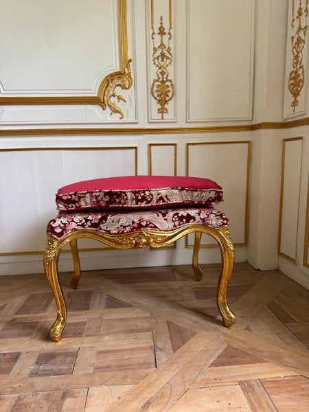 Louis XV dramatic tabouret~
