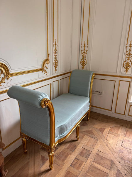 Louis XVI bench with sleek framework~