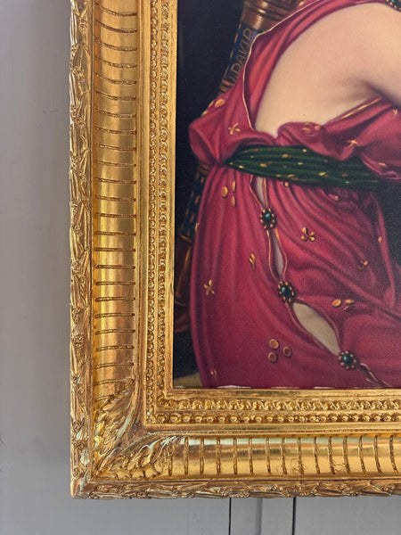 Frame inspired by neoclassical restrained ornamentation~