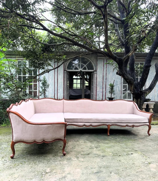 Louis XV Bergère for a perfect corner~