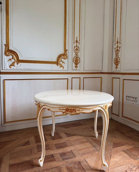 Louis XV round table with sleek legs ~