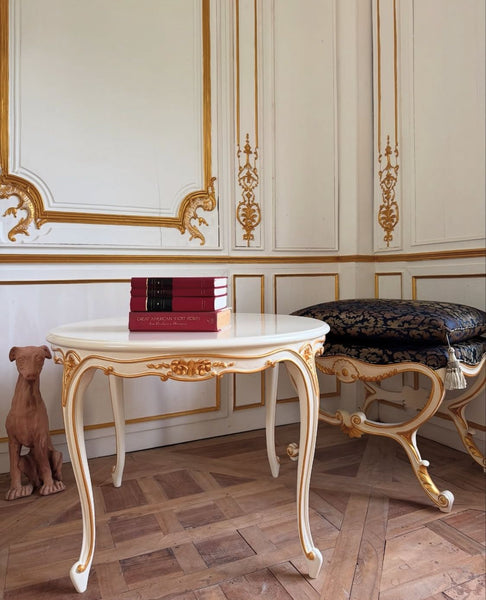 Louis XV round table with sleek legs ~