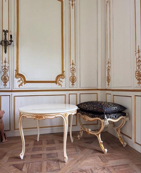 Louis XV round table with sleek legs ~