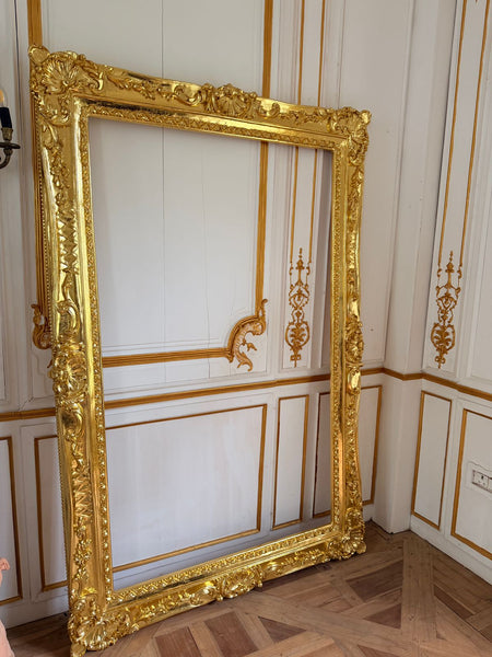 Louis XV elegant frame with deep cockles~