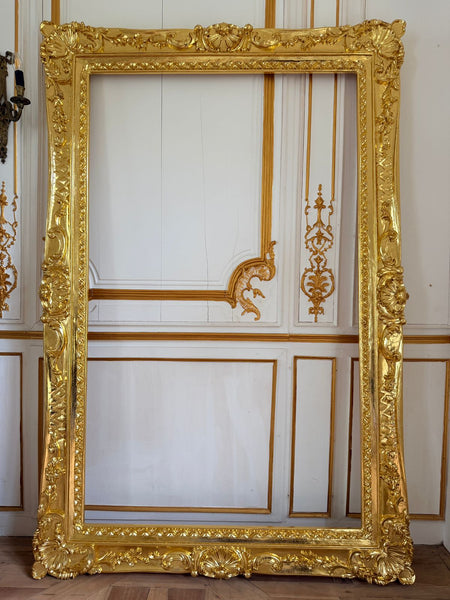 Louis XV elegant frame with deep cockles~