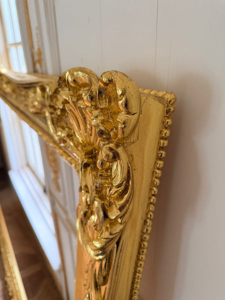 Louis XV elegant frame with deep cockles~