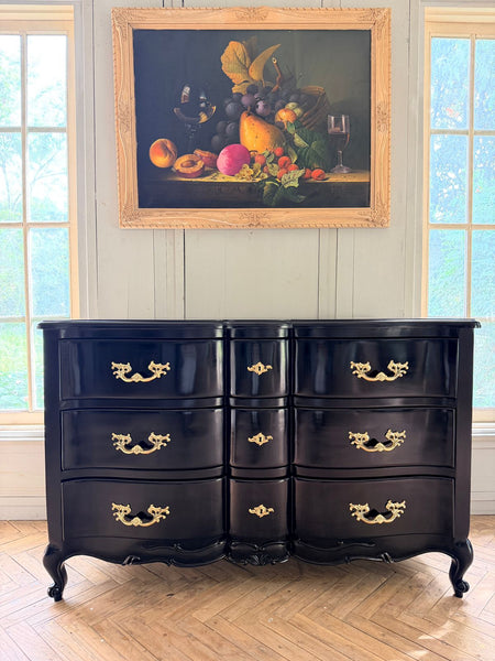 Louis XV commode with subtle silhouette in black~