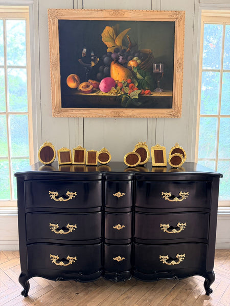 Louis XV commode with subtle silhouette in black~