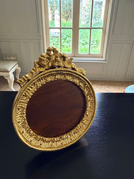 Louis XVI petite frame with unfurling bow~