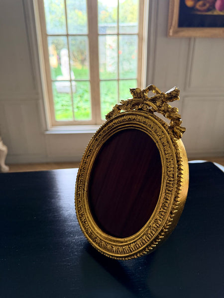 Louis XVI petite unfurling frame with acanthus leaves~