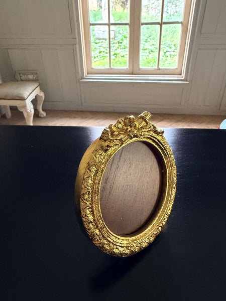 Louis XVI petite frame with quiver torch~