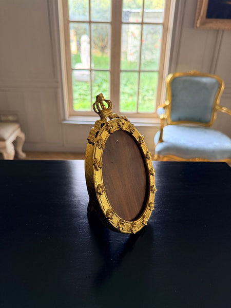 Louis XVI petite frame with a tiara~