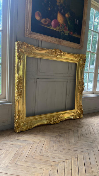 Louis XV high frame with elegant swirls~
