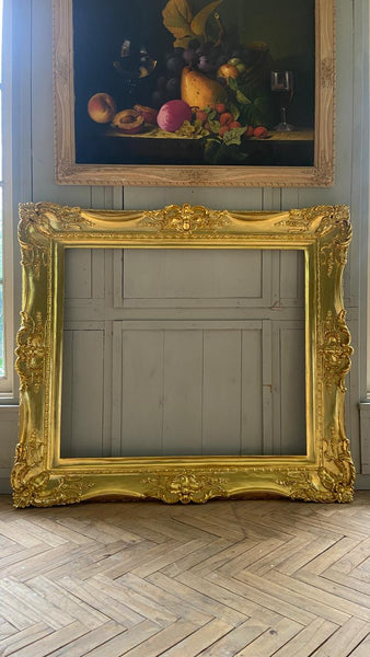 Louis XV high frame with elegant swirls~
