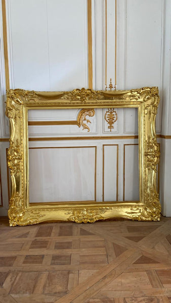Louis XV high frame with elegant swirls~
