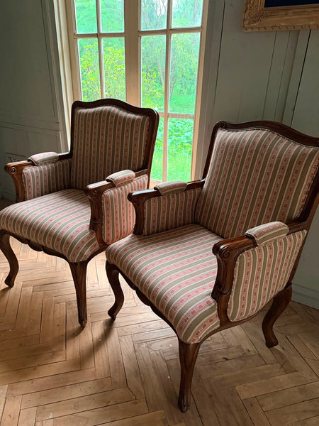 Elegant Louis XV Bergere~
