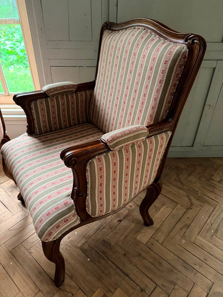 Elegant Louis XV Bergere~