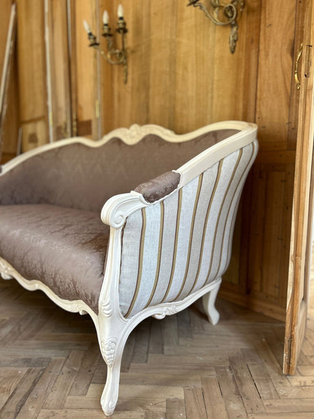 Louis XV Bergere in classic damask~