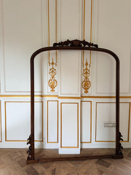 Elegant frame with sleek silhouette~