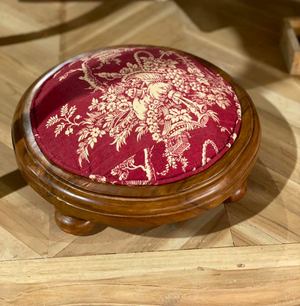 Beautiful round tabouret~