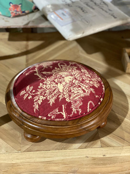 Beautiful round tabouret~
