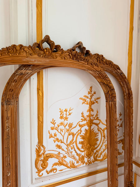 Louis XVI frame with unfurling ribbon in country style finish ~