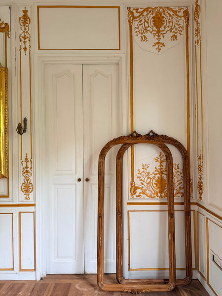 Louis XVI frame with unfurling ribbon in country style finish ~