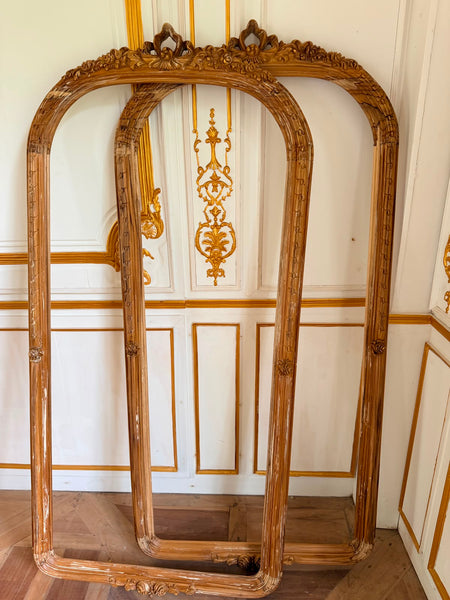Louis XVI frame with unfurling ribbon in country style finish ~