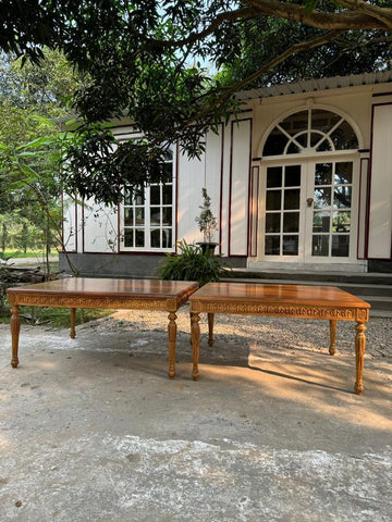 Louis XVI center table with elegant carving ~