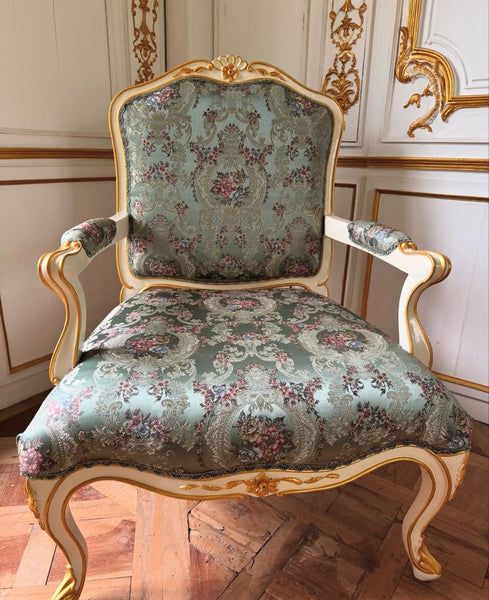 Classic Louis XV fauteuil and ottoman set~