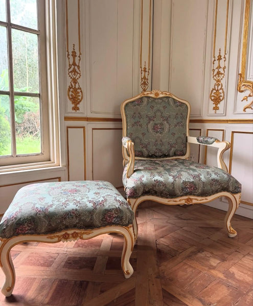 Classic Louis XV fauteuil and ottoman set~
