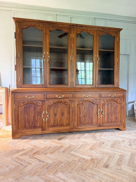 Classic Armoire for porcelain~