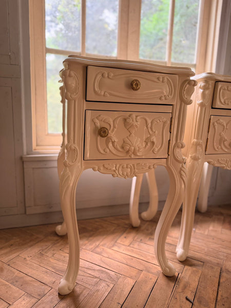Nightstand / side tables of extraordinary brilliance inspired by Louis XV