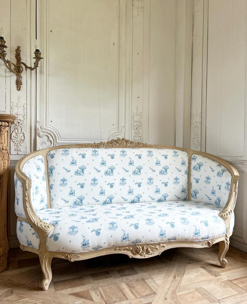 Country style Petite Louis XV Sofa~