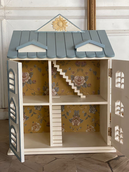 Townhouse dollhouse