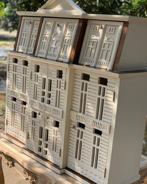Miniature dollhouse inspired by an Italian villa