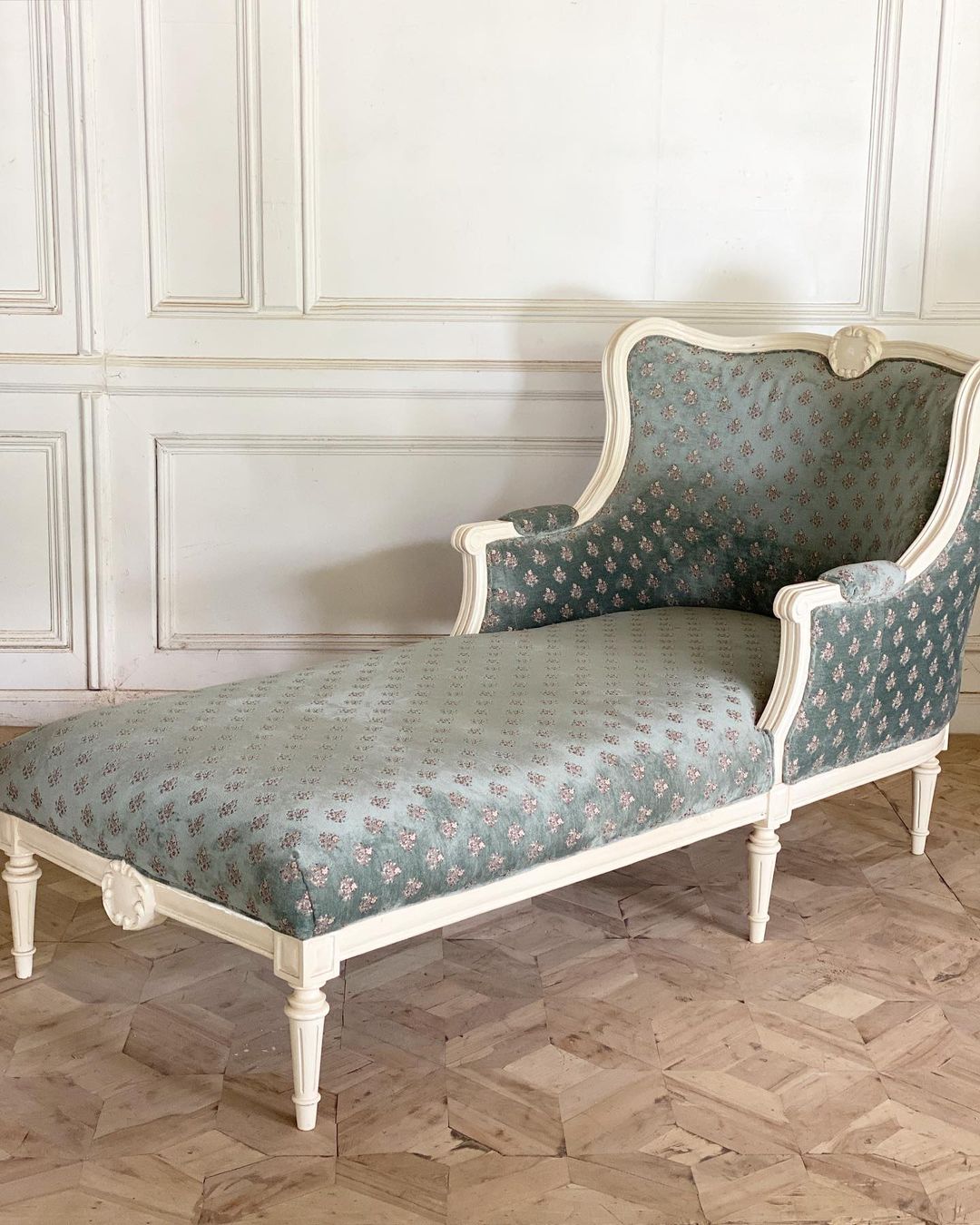 Louis XVI duchesse