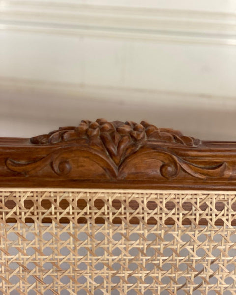 Classic Louis XV sofa with wicker