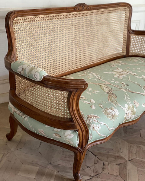 Classic Louis XV sofa with wicker