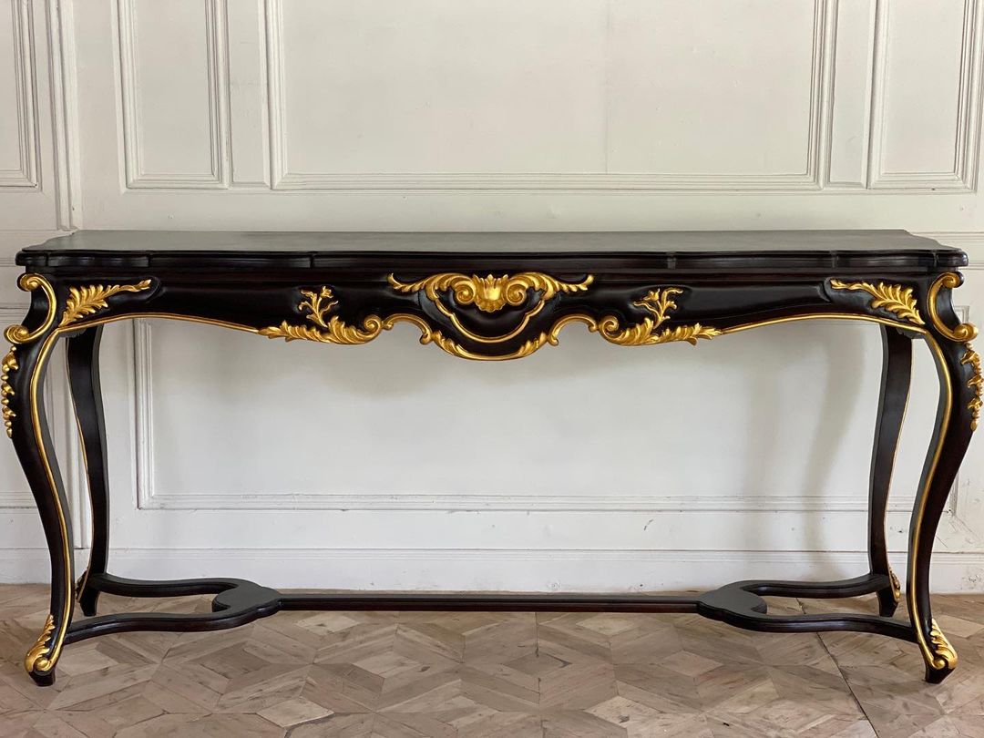 Console of sleek rococo grace