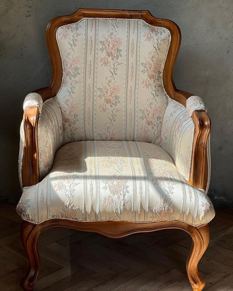 Louis XV bergère with minimal silhouette