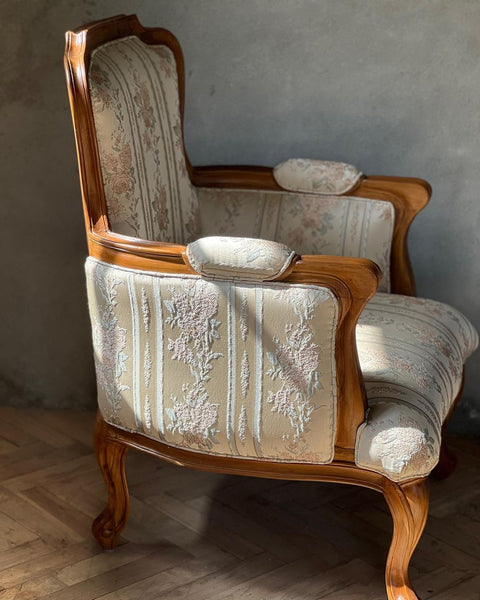 Louis XV bergère with minimal silhouette